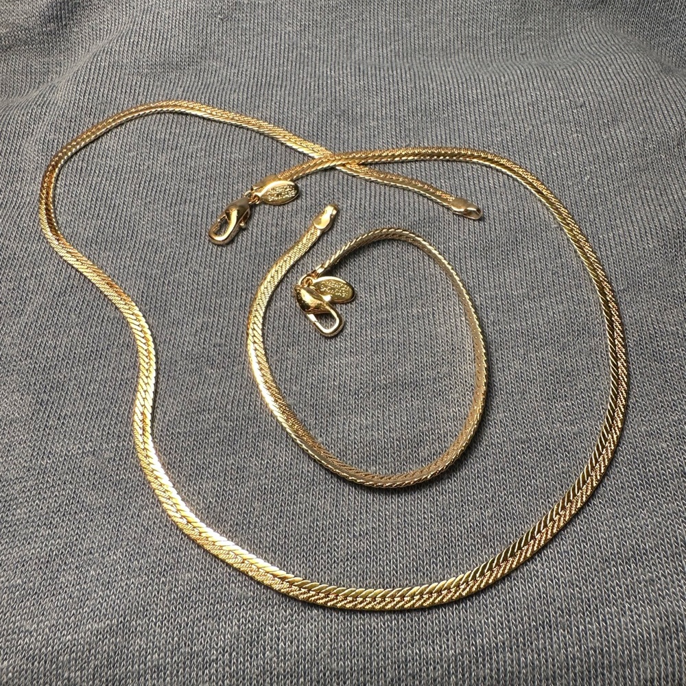American Showcase Medium Herringbone Necklace and Bracelet Set